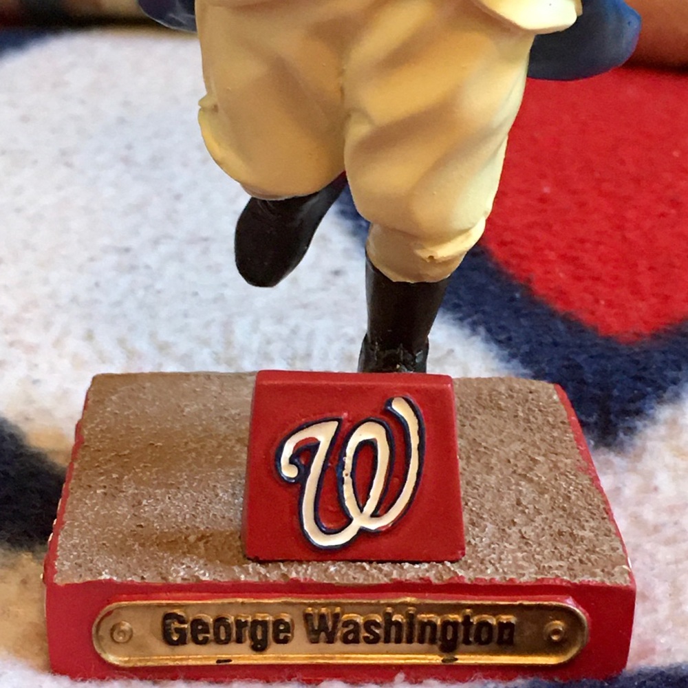 George Washington RACING PRESIDENT Bobblehead - Picture 6 of 12
